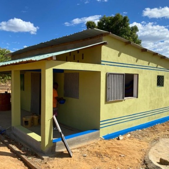 CONSERVATION CENTRE IN MAHITSIHAZO VILLAGE  Outside view right sidecMIkajy Natior 600px